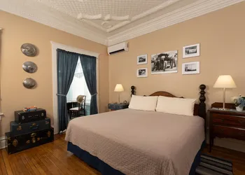 Bottger Mansion of Old Town hotel thumbnail 6