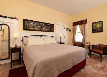 Bottger Mansion of Old Town hotel thumbnail 7