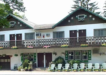 Crystal Brook Resort & Mountain Brauhaus hotel thumbnail 2