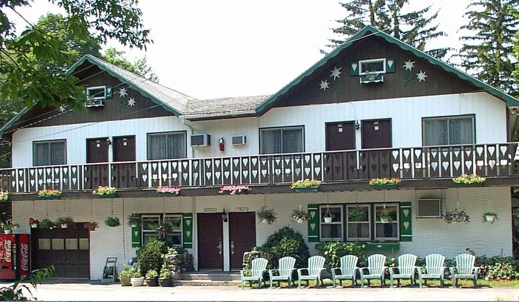 Crystal Brook Resort & Mountain Brauhaus hotel detail image 2