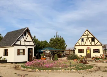 Fernabella's Lodge hotel thumbnail 2