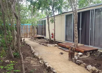 ContainME Eco Chic Hotel hotel thumbnail 3