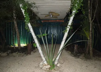 ContainME Eco Chic Hotel hotel thumbnail 5