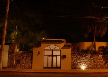 Ochenta Y Dos an urban bed & breakfast hotel thumbnail 4