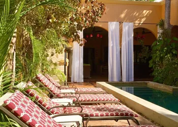Ochenta Y Dos an urban bed & breakfast hotel thumbnail 7