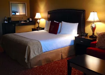 Woodlake Lodge Golf and Country Club hotel thumbnail 8