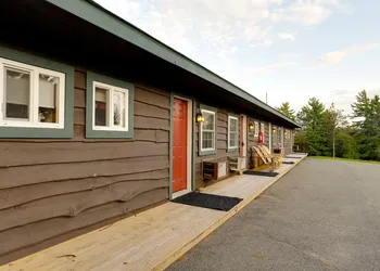 Cobble Mountain Lodge hotel thumbnail 2