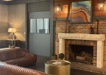 The Seasons Lodge hotel thumbnail 3