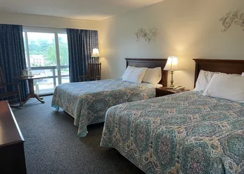 The Seasons Lodge hotel thumbnail 6