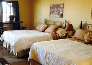 HH Creek Inn hotel thumbnail 5