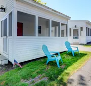 Carriage House Motel Cottages & Suites hotel detail image 7
