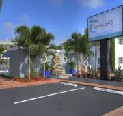 May-Dee Suites hotel detail image 4