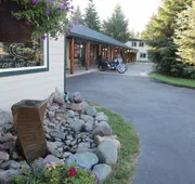 Lakeside Resort and Motel hotel detail image 4