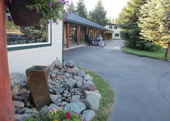 Lakeside Resort and Motel hotel thumbnail 4