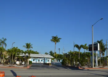 Budget Inn - Ft Myers hotel thumbnail 6