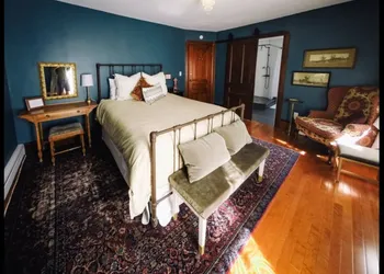 Burdett House Bed & Breakfast hotel thumbnail 6