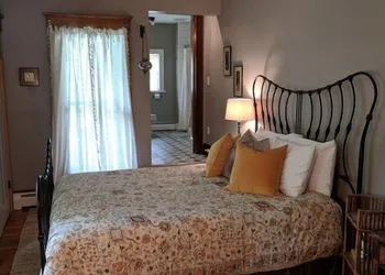 Burdett House Bed & Breakfast hotel thumbnail 8