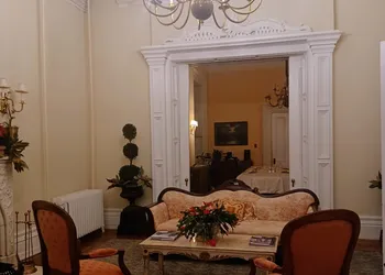 Ragland Mansion Bed & Breakfast hotel thumbnail 2