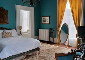 Ragland Mansion Bed & Breakfast hotel thumbnail 4