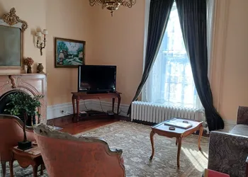 Ragland Mansion Bed & Breakfast hotel thumbnail 6