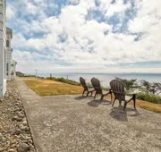 Ester Lee Oceanview Inn hotel detail image 5