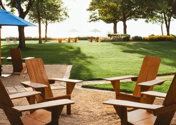 Lake Shore Resort hotel thumbnail 3