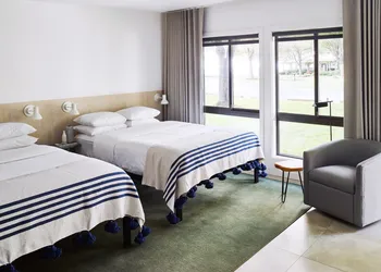 Lake Shore Resort hotel thumbnail 6