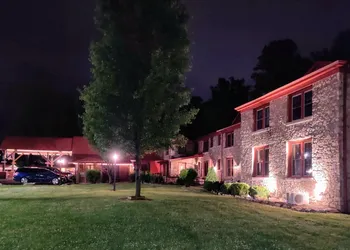 Smoky Falls Lodge hotel thumbnail 5