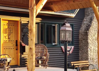 Deer Mountain Lodge & Wilderness Resort hotel thumbnail 2