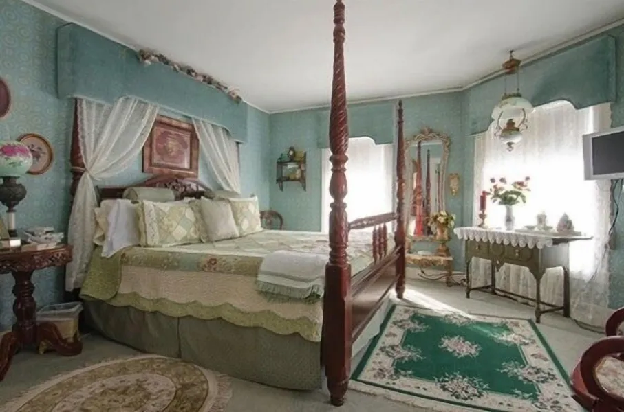 The Tea Rose Inn at Plymouth hotel detail image 6