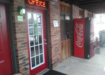 The Razorback Lodge hotel thumbnail 2