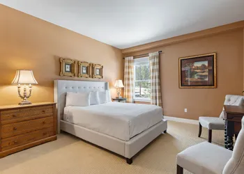 Summer Creek Inn hotel thumbnail 8