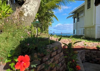 Hilo Bay Oceanfront B&B hotel thumbnail 4