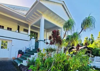 Hilo Bay Oceanfront B&B hotel thumbnail 8