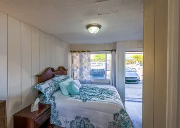 Cottage Inn hotel thumbnail 5
