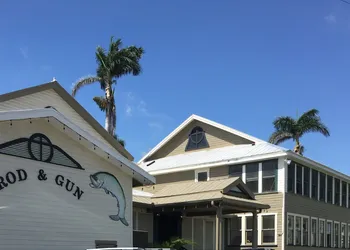 Rod And Gun Club hotel thumbnail 3