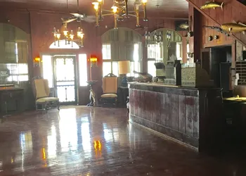 Rod And Gun Club hotel thumbnail 4