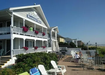 The Sandpiper Beachfront Motel hotel thumbnail 8