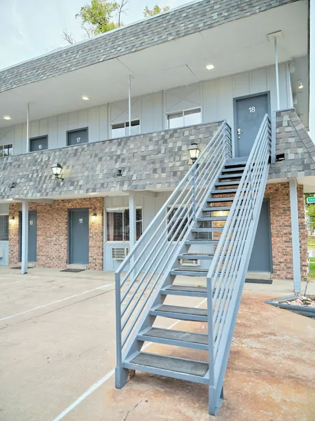 The Oakwood Inn hotel detail image 6