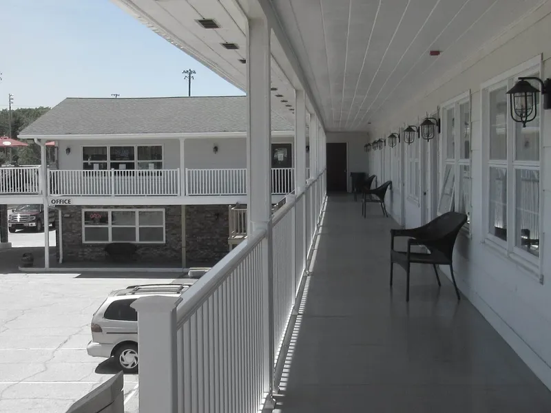 Brewer Motor Inn hotel detail image 6
