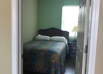 Avon Motel hotel thumbnail 8