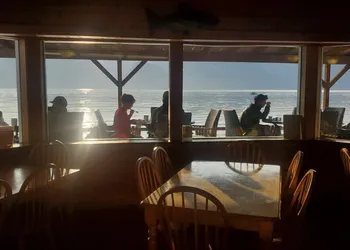 Resurrection Lodge on the Bay hotel thumbnail 4