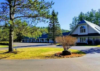 Northwoods Motel hotel thumbnail 6