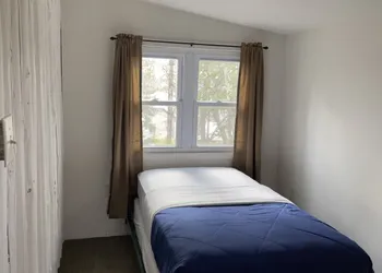 Hanging Horn Lakeside Resort hotel thumbnail 5