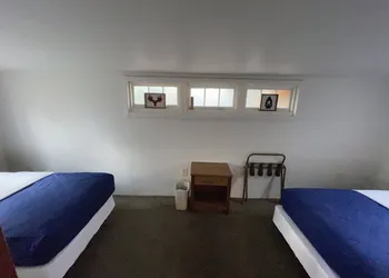 Hanging Horn Lakeside Resort hotel thumbnail 6