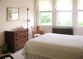 Old Granite Inn Bed & Breakfast hotel thumbnail 4