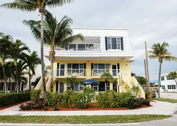 Sea Spray Inn hotel thumbnail 3