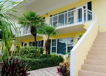 Sea Spray Inn hotel thumbnail 6