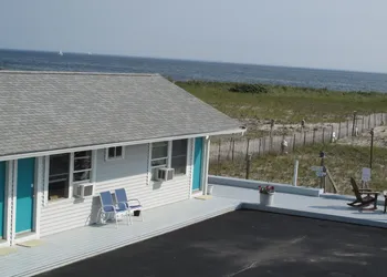 East Harbour Motel and Cottages hotel thumbnail 3