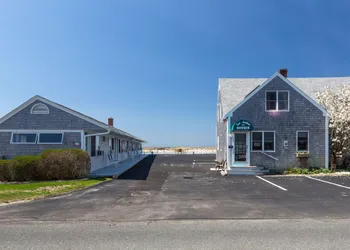 East Harbour Motel and Cottages hotel thumbnail 8